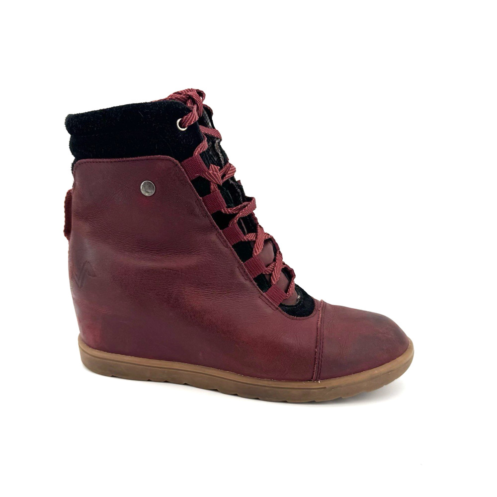 Forsake Sneaker Boots Alma High Women’s Size 7.5 Outdoor Red Wedge